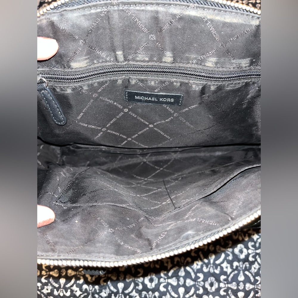 Beautiful like new MK purse.